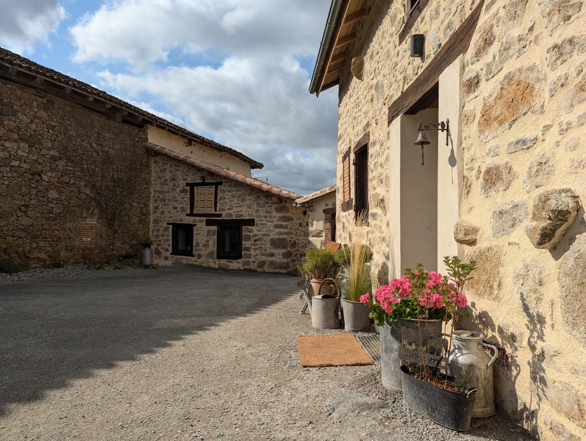 Gite A L'Ombre Des Magnolias Lesterps Exteriér fotografie